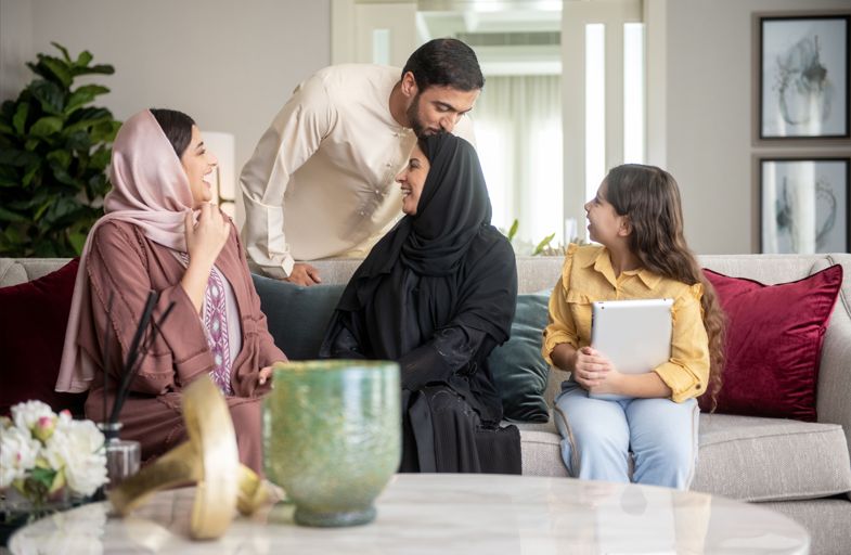الامارات | "المعاشات": القانون يمنح الأم 3 سنوات من الاشتراك الاختياري لرعاية أبنائها