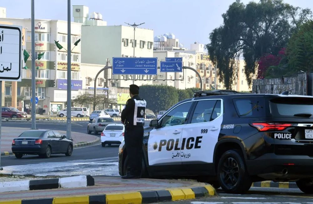 جهود أمنية مكثفة لتنظيم الحركة في الأسواق الرمضانية وميادين عسير