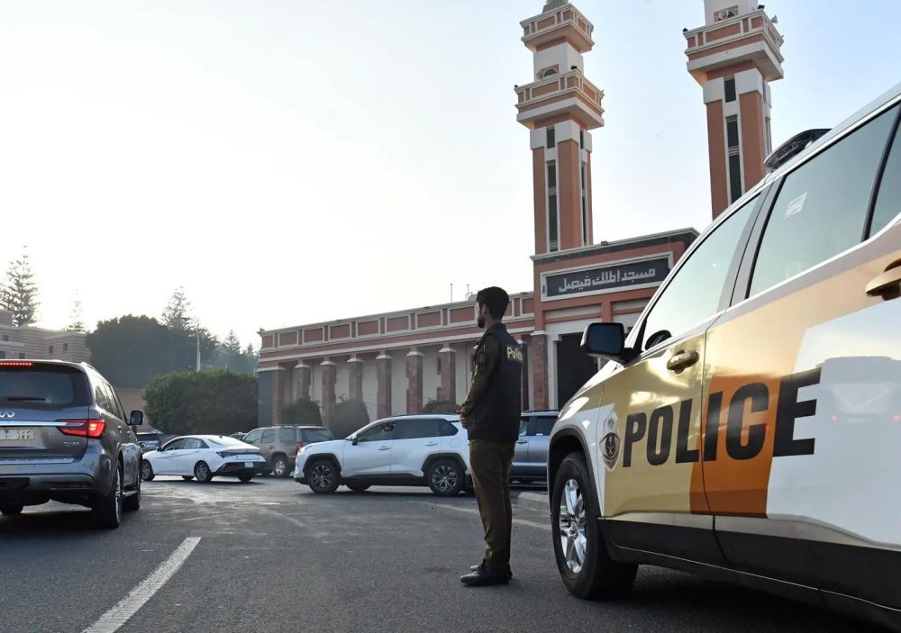 جهود أمنية مكثفة لتنظيم الحركة في الأسواق الرمضانية وميادين عسير