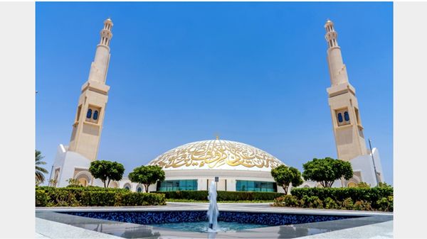 جامع الشيخ خليفة الكبير في العين يقدم 213 ألف وجبة إفطار خلال النصف الأول من رمضان