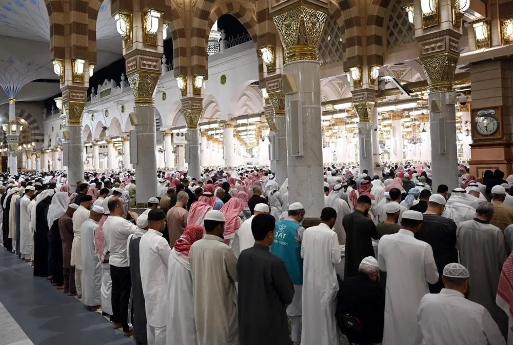 مشاهد إيمانية وروحانية في صلاتي التراويح والتهجد بالمسجد النبوي