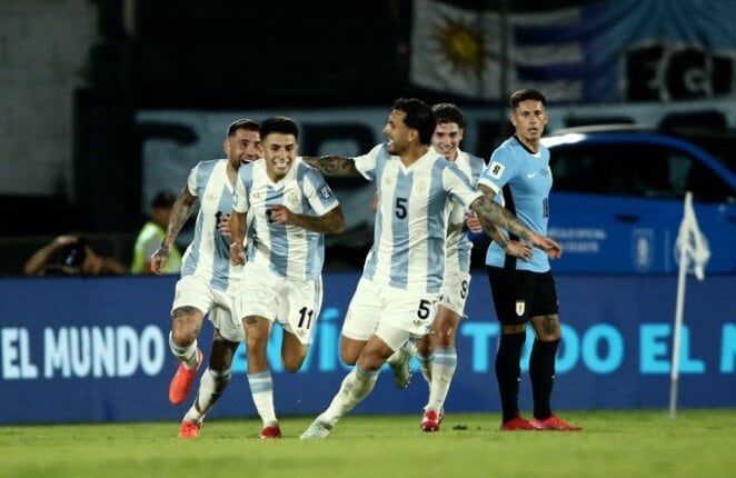 الأرجنتين تتجه نحو مونديال 2026 بعد انتصارها على أوروجواي – شاهد الفيديو!