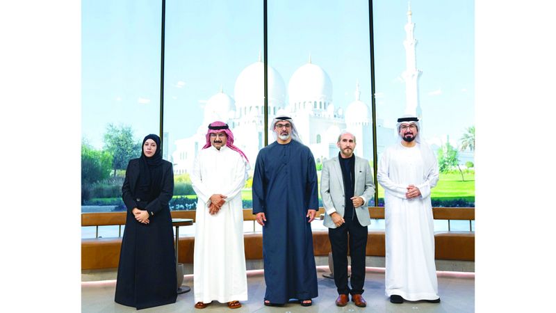 الامارات | ولي عهد أبوظبي يشهد الجلسة الرمضانية الثالثة لمجلس محمد بن زايد