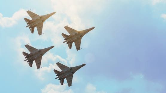 الخليج اليوم .. قصف عنيف.. أكثر من 10 غارات أميركية على صعدة