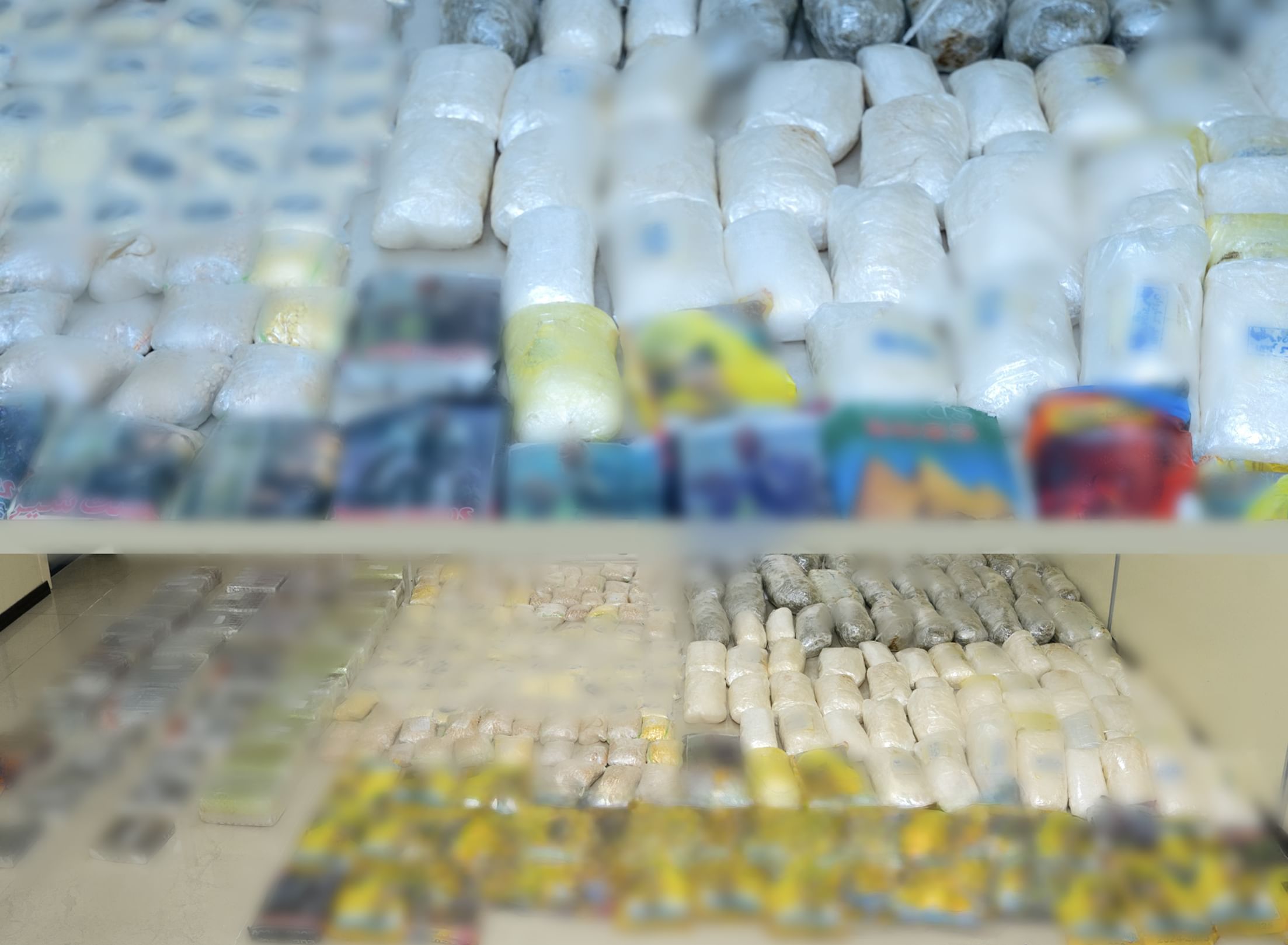 الامارات | جمارك دبي تحبط محاولة تهريب 147.4 كيلوجرام مخدرات