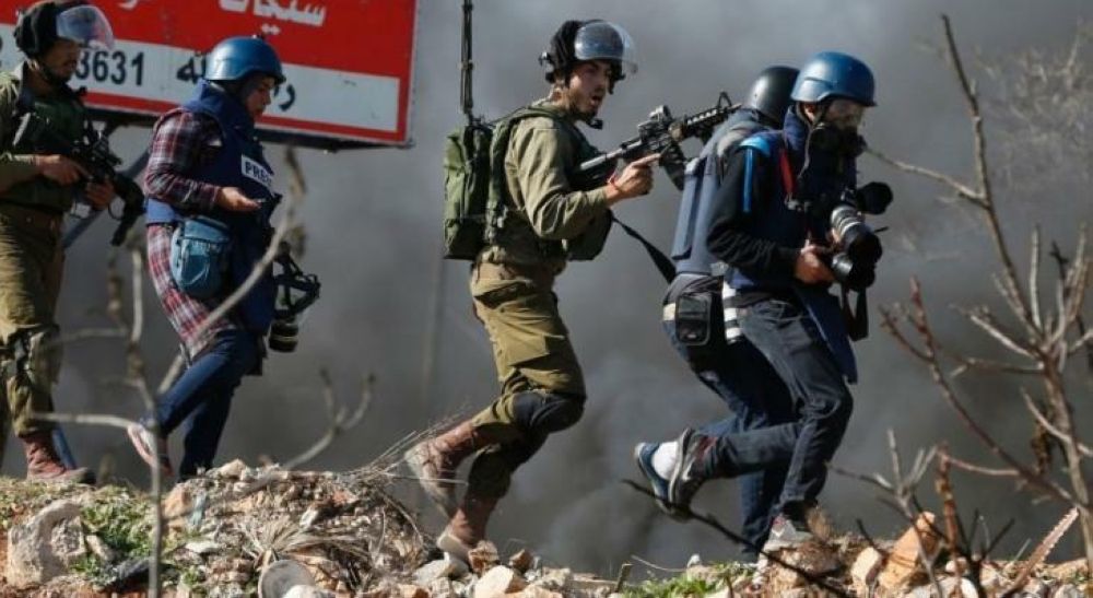 "الصحفيين الفلسطينيين".. الاحتلال يستهدف الإعلاميين في طمس الحقيقة