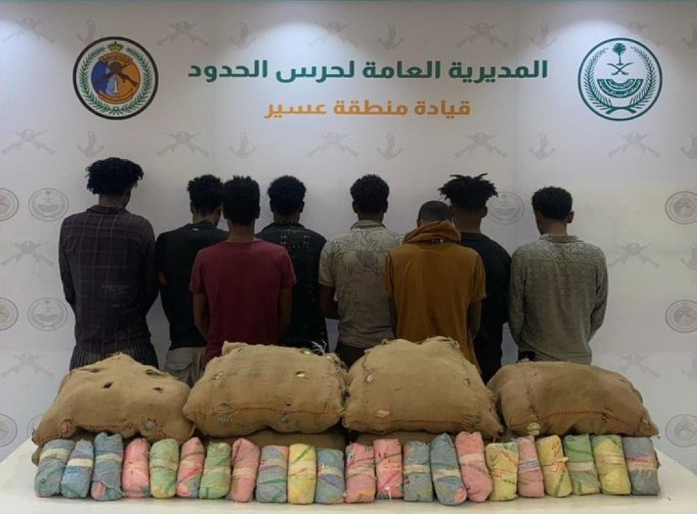 إحباط تهريب 153 كيلوجرامًا من المخدرات بمنطقتين.. وضبط 12 شخصًا