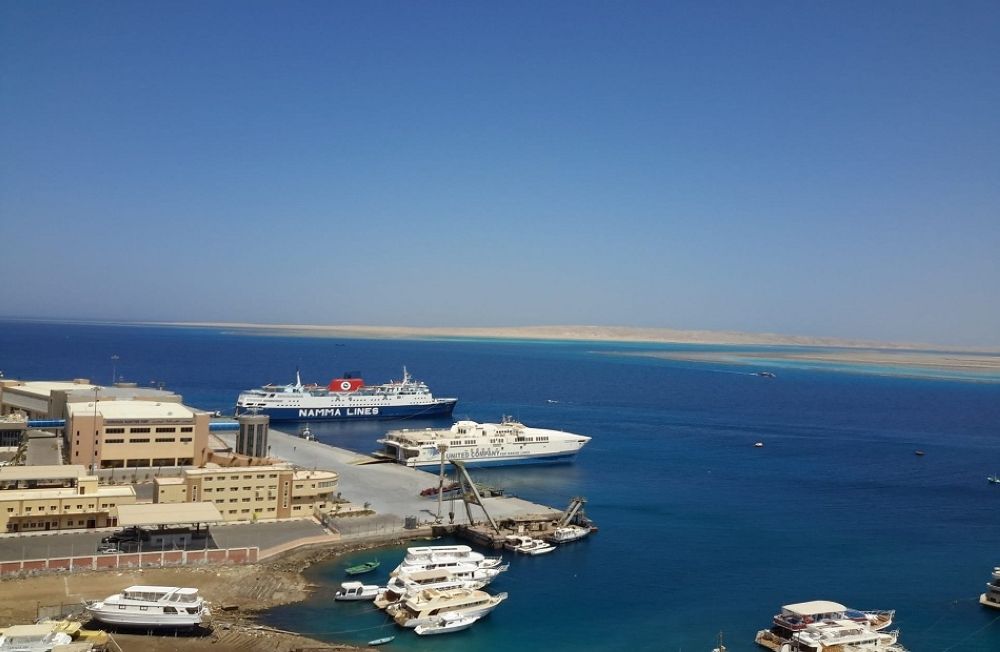 مصر.. مصرع 6 روس في غرق غواصة سياحية بالبحر الأحمر