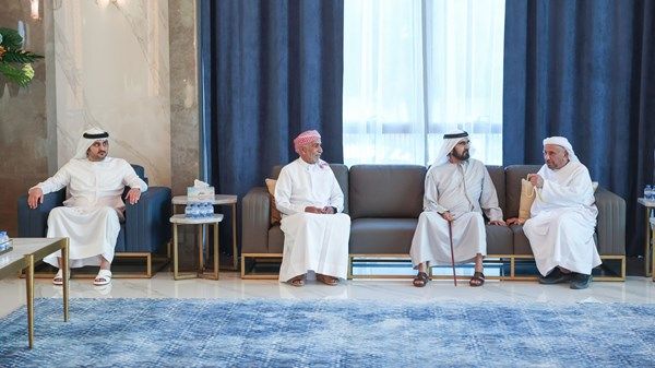 محمد بن راشد يقدّم واجب العزاء في وفاة حمد بن محمد بوهليبة