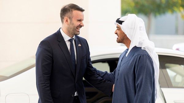 رئيس الدولة يبحث مع رئيس وزراء مونتينيغرو تعزيز علاقات التعاون ويشهد توقيع اتفاقيتين بين البلدين
