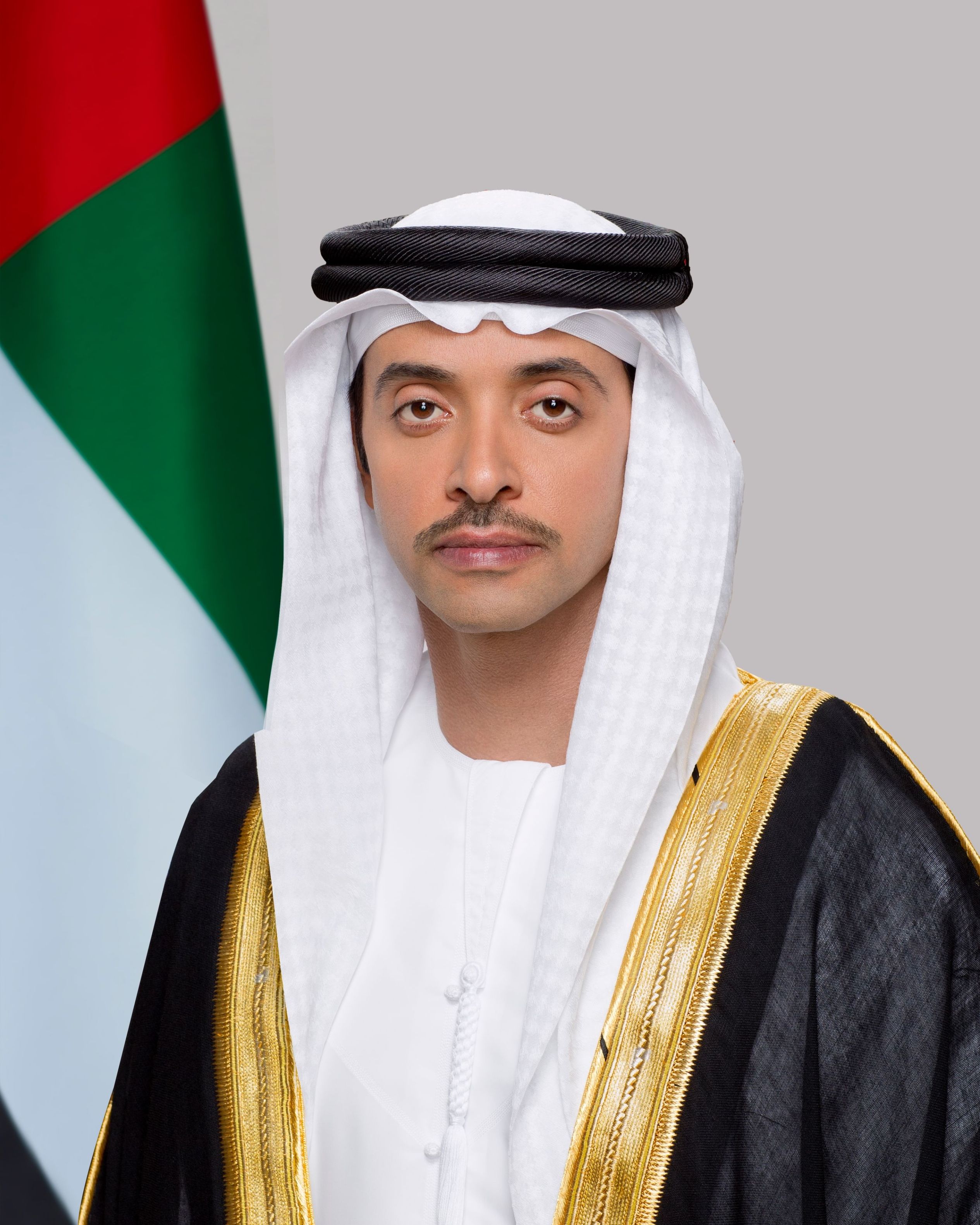 الامارات | هزاع بن زايد يهنئ رئيس الدولة ونائبيه والحكام بمناسبة عيد الفطر المبارك