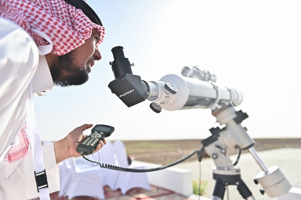 مراسل ”اليوم“: رصد الهلال في تمير.. وبانتظار قرار المحكمة العليا