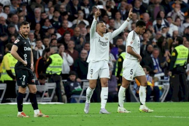 أنشيلوتي يقول إن مبابي قد يصبح "أسطورة" في ريال مدريد مثل رونالدو