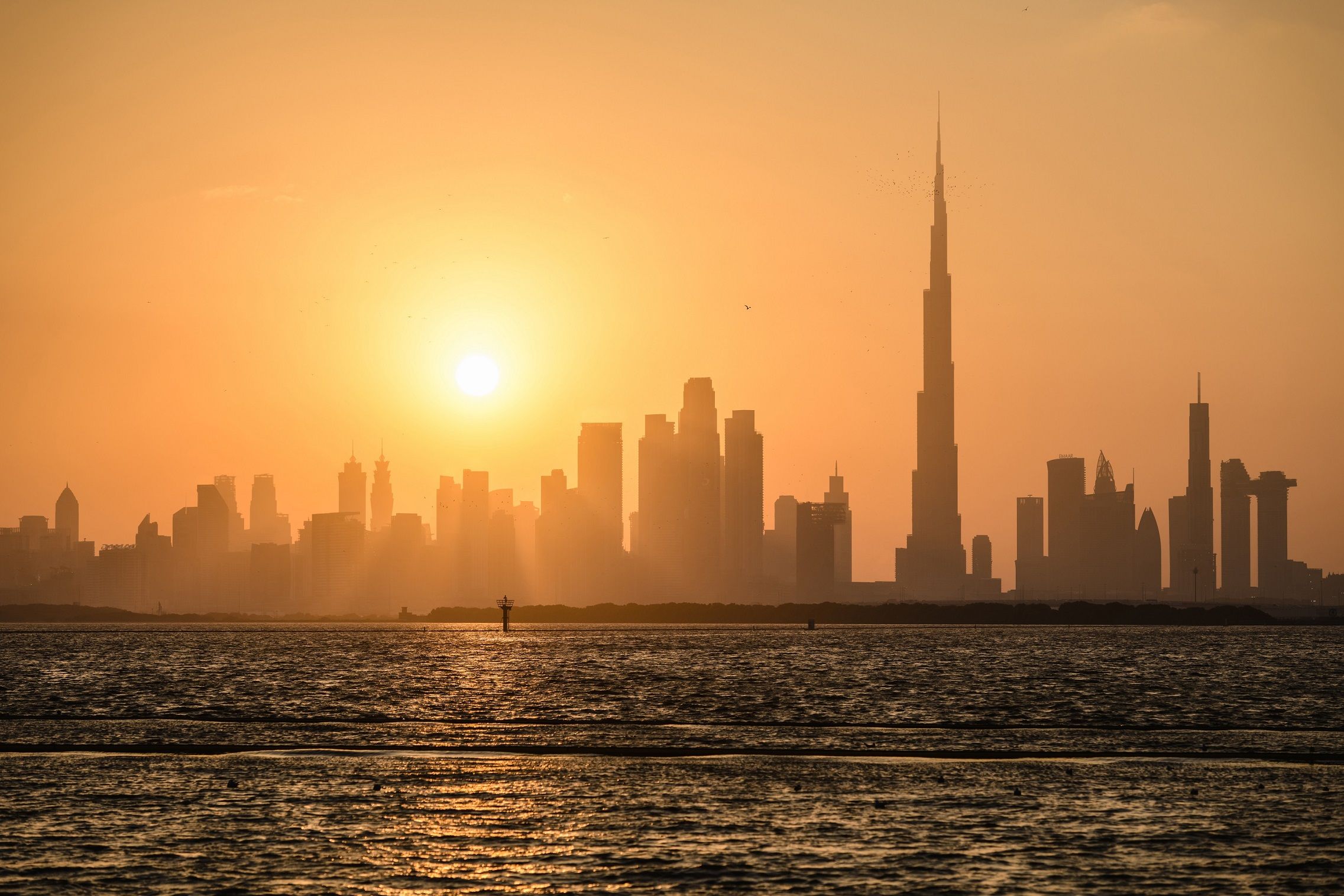 الامارات | ارتفاع الحرارة 5 درجات خلال أبريل الجاري