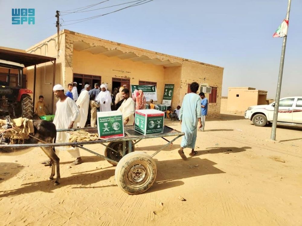 طبية وغذائية.. مركز الملك سلمان يقدم مساعدات إغاثية في 3 دول