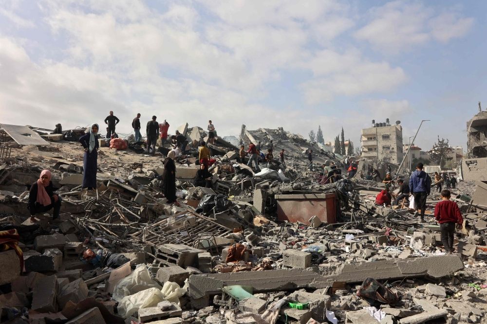 فلسطين تدين تدمير الاحتلال مستودعًا طبيًا سعوديًا في غزة