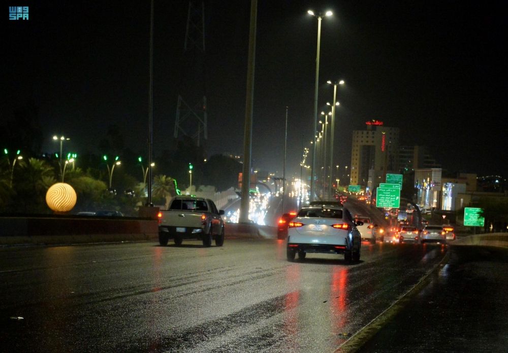 أمطار متباينة الشدة على منطقة القصيم ومحافظة رفحاء