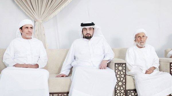 أحمد بن محمد يقدم واجب العزاء في وفاة مبارك سعيد مرخان