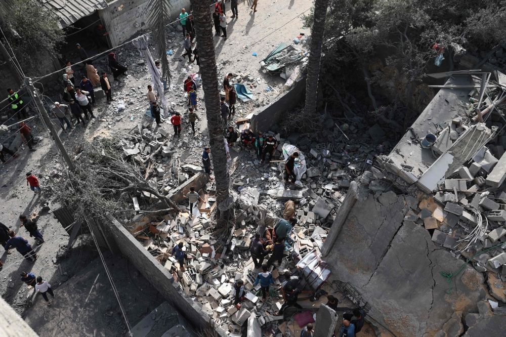 بينهم طفلان.. استشهاد 8 فلسطينيين في مدينتي غزة وخان يونس