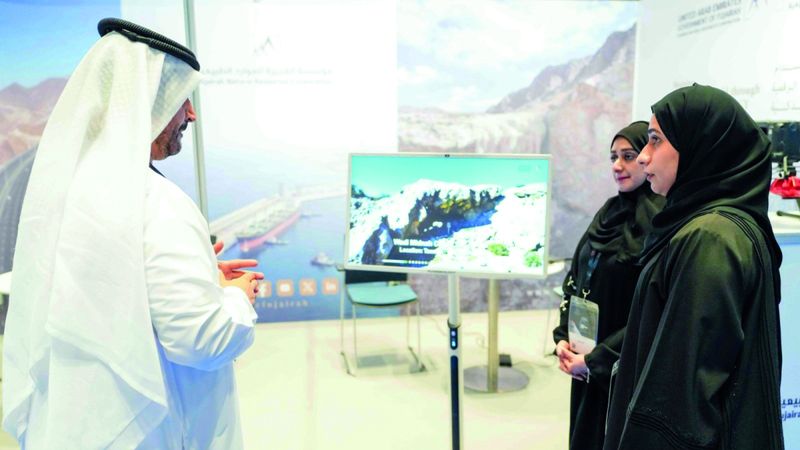 الامارات | طائرات ترصد التغيرات الجيولوجية في الفجيرة