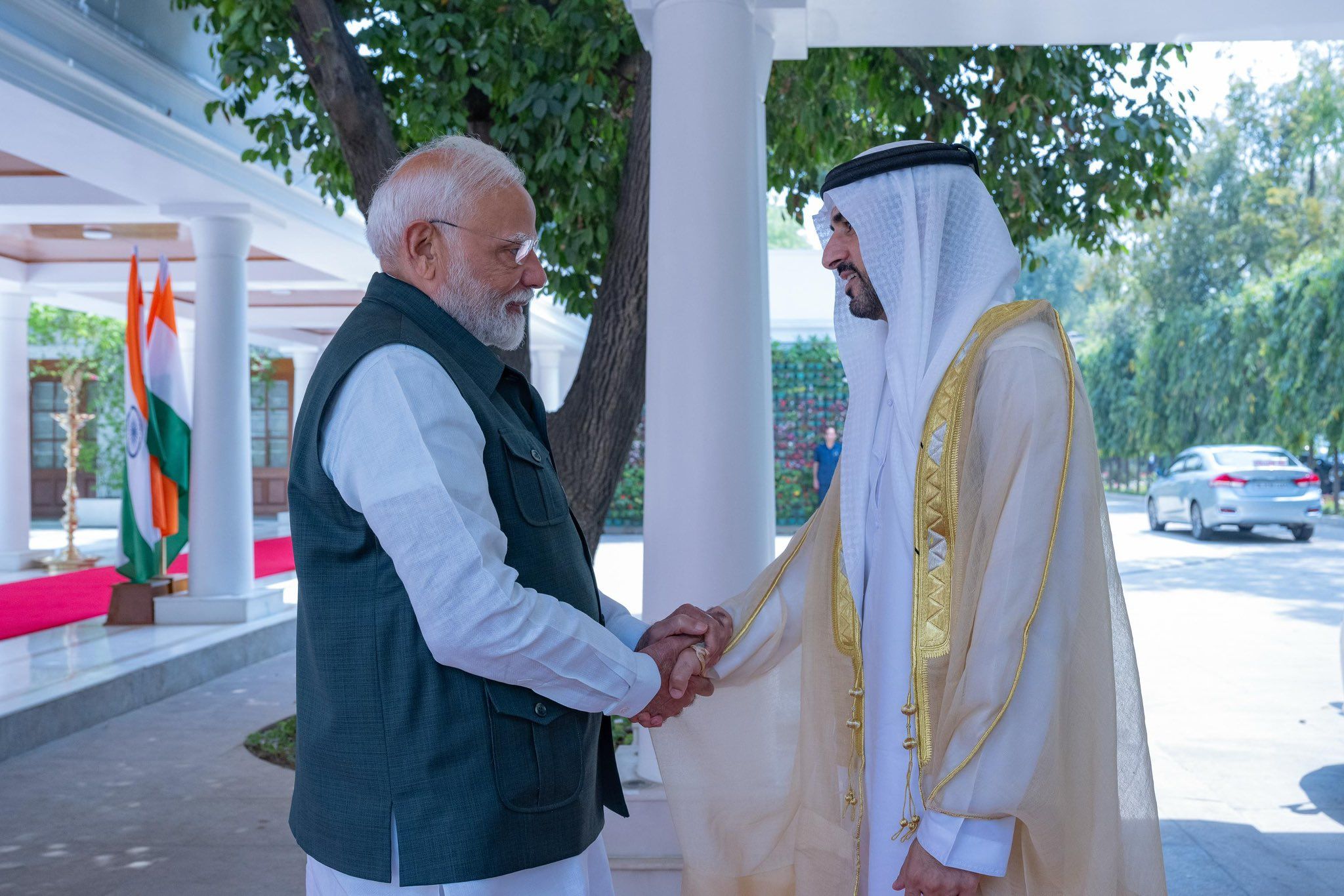 الامارات | حمدان بن محمد يلتقي رئيس الوزراء الهندي