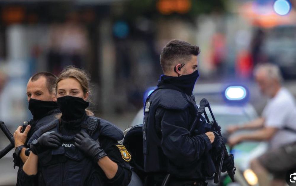 ألمانيا.. إصابة 46 شخصًا إثر هجوم بالغاز في موقع سياحي شهير