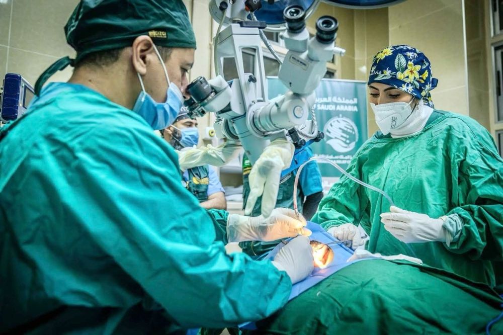 "الملك سلمان للإغاثة" بالأردن.. 40 عملية زراعة قوقعة لأطفال فلسطينيين