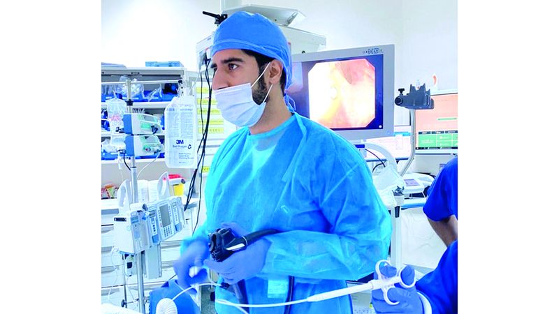الامارات | 52 نواة تمر في معدة طفلة.. وحدس أمّ ينقذ طفلاً من الاختناق بـ «سيارة لعبة»