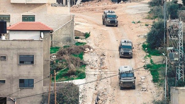 الجيش الإسرائيلي يدمر طرقاً في جنين ومستوطنون يعتدون على فلسطينيين