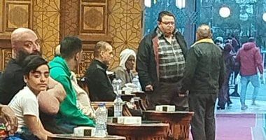 أشرف زكى وإيهاب فهمى وليلى علوى يشاركون فى عزاء سليمان عيد