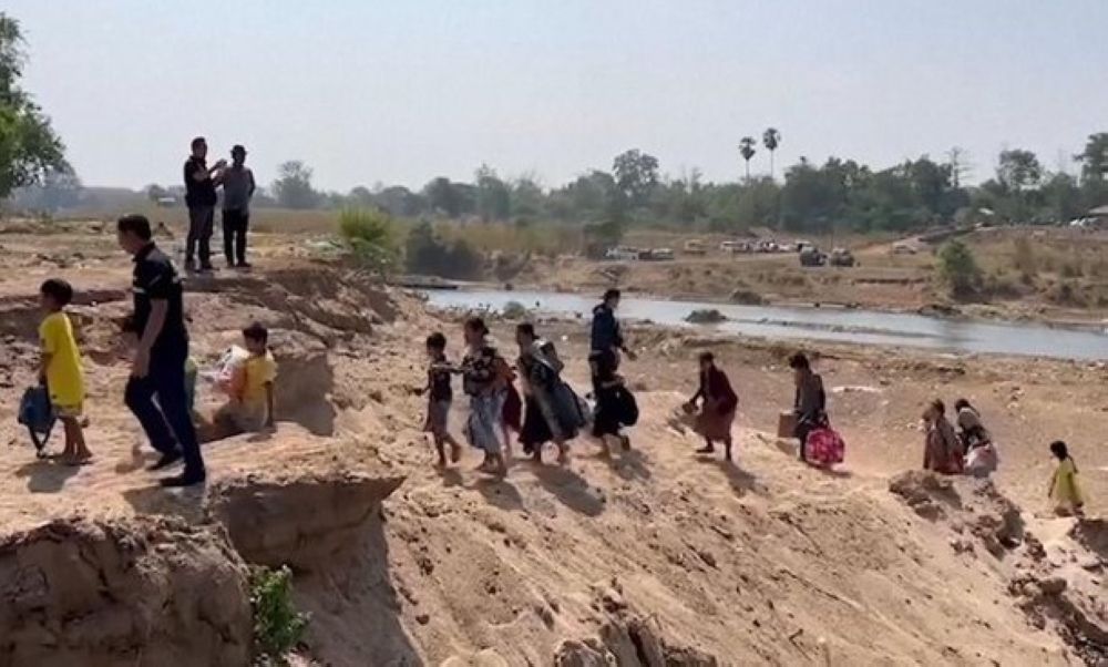 هربًا من المعارك.. فرار 200 شخص من بورما إلى تايلاند