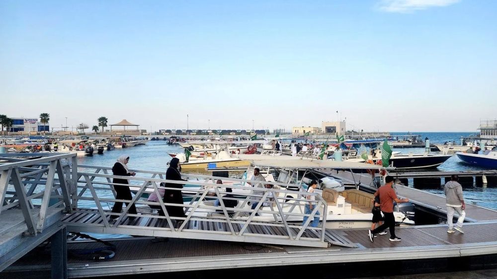 تجنبوا الإبحار.. نصائح لهواة الرحلات البحرية خلال التقلبات الجوية