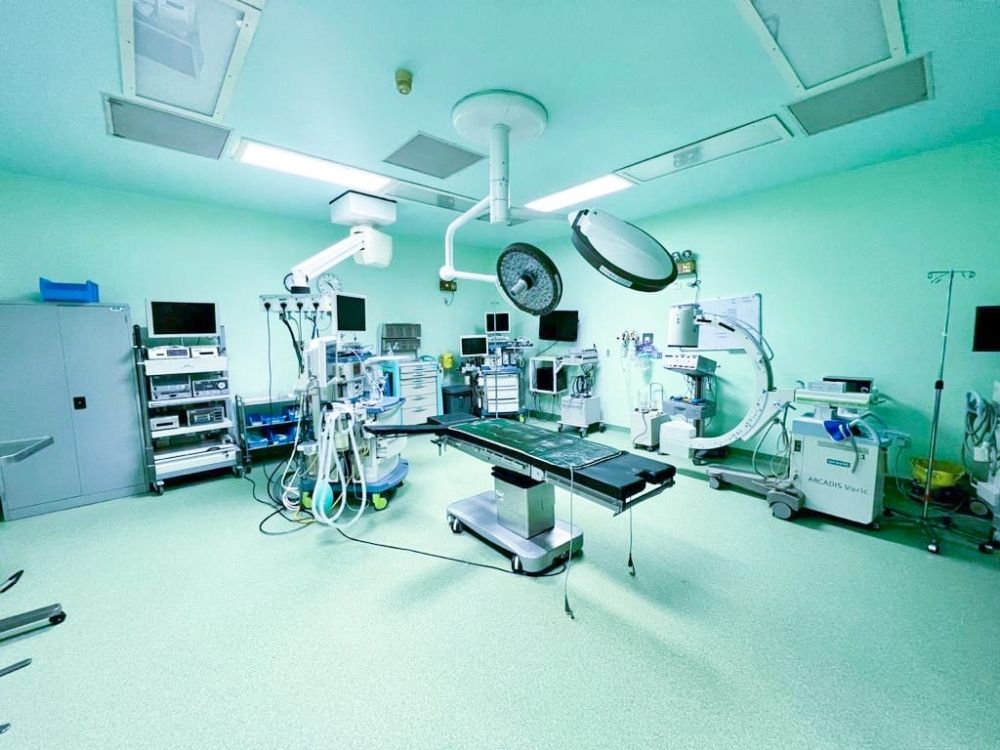 تدخل جراحي ينقذ مريضًا من شلل دائم في مستشفى الملك سعود بعنيزة