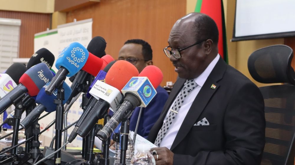 وزير الداخلية السوداني: نجحنا في تشغيل 91% من أقسام الشرطة بالخرطوم