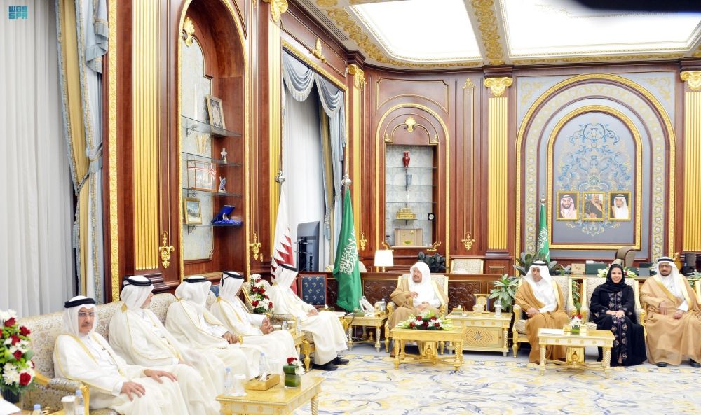 رئيس مجلس الشورى يبحث تعزيز العلاقات الثنائية مع نظيره القطري