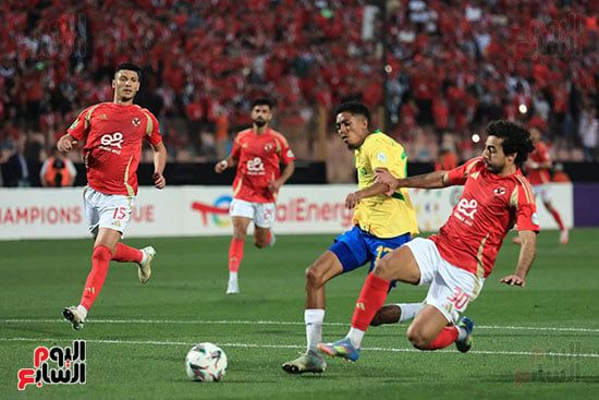 الأهلى يجرى تبديلا بنزول وسام أبو على وخروج جراديشار أمام صن داونز.. صور