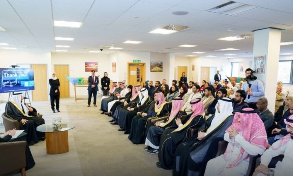 في لقاء مع الطلبة في لندن.. وزير الحج يؤكد تمكين المبتعثين لخدمة الحرمين
