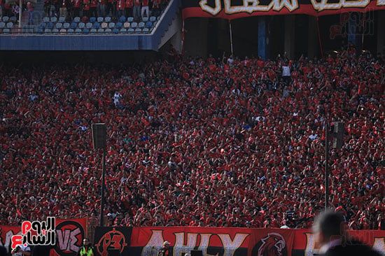 جمهور الأهلى يزلزل استاد القاهرة قبل مباراة صن داونز فى إياب نصف نهائى الأبطال