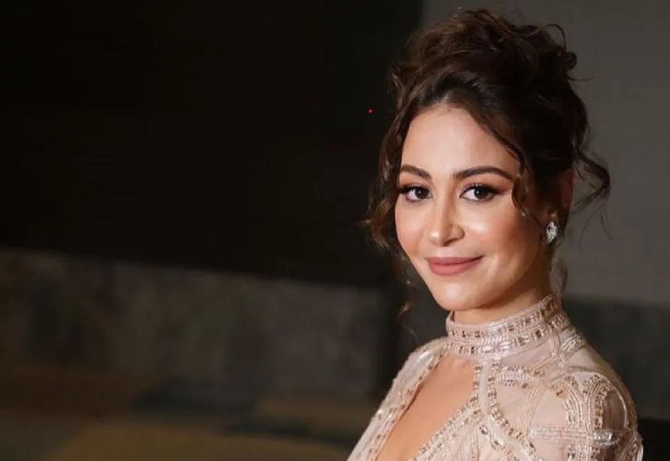 منة شلبي .. محاولات سينمائية ناجحة للتغريد خارج السرب 