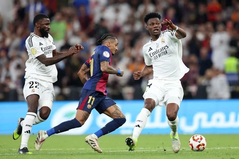 الامارات | بكاء حكم نهائي كأس ملك إسبانيا إثر انتقادات قناة ريال مدريد التلفزيونية
