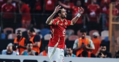 طاهر محمد طاهر يصل للمساهمة التهديفية الرابعة مع الأهلى بدورى الأبطال