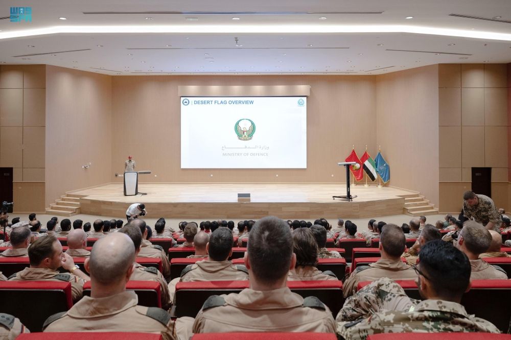القوات الجوية تنفذ عمليات الإسناد والإنقاذ في مناورات "علم الصحراء"
