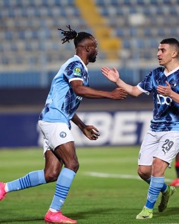 60 دقيقة.. أورلاندو يفرض التعادل 2-2 على بيراميدز فى مباراة مثيرة.. صور