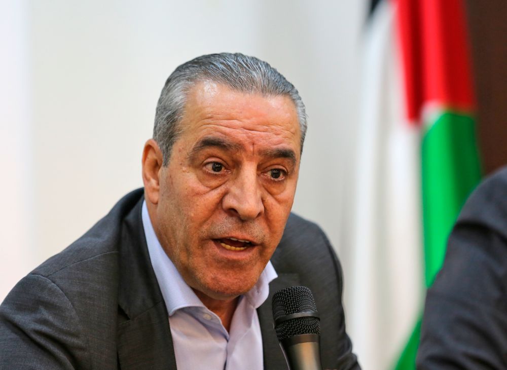 منظمة التحرير الفلسطينية تصادق على اختيار حسين الشيخ نائبا للرئيس