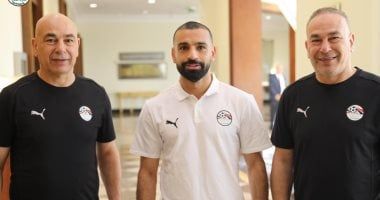 التوأم مهنئا صلاح بعد الفوز بالدوري الإنجليزي: قائد بمعنى الكلمة
