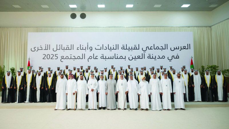 الامارات | منصور بن زايد يشهد العرس الجماعي لقبيلة النيادات في العين