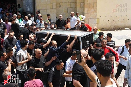 مشاهد من تشييع جنازة أمح الدولي مشجع الأهلي الراحل