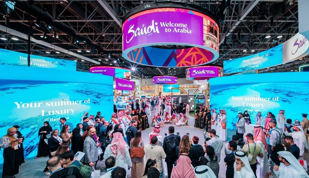 "السياحة السعودية" تستعرض استعداداتها لموسم صيف استثنائي خلال مشاركتها في سوق السفر العربي