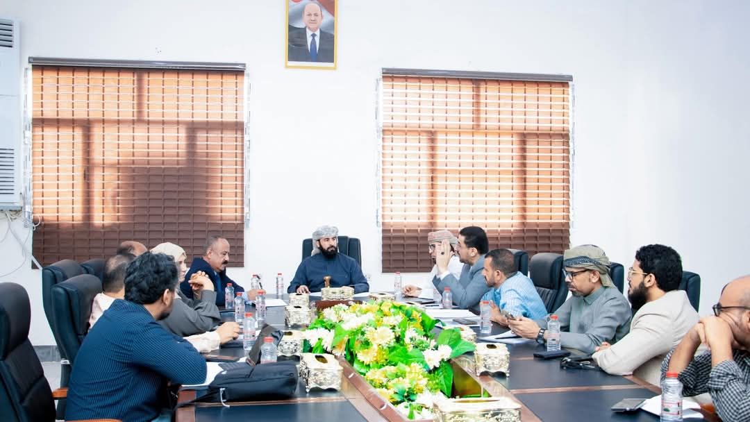 الأوقاف والخطوط الجوية اليمنية تبحثان ترتيبات نقل حجاج موسم 1446هـ