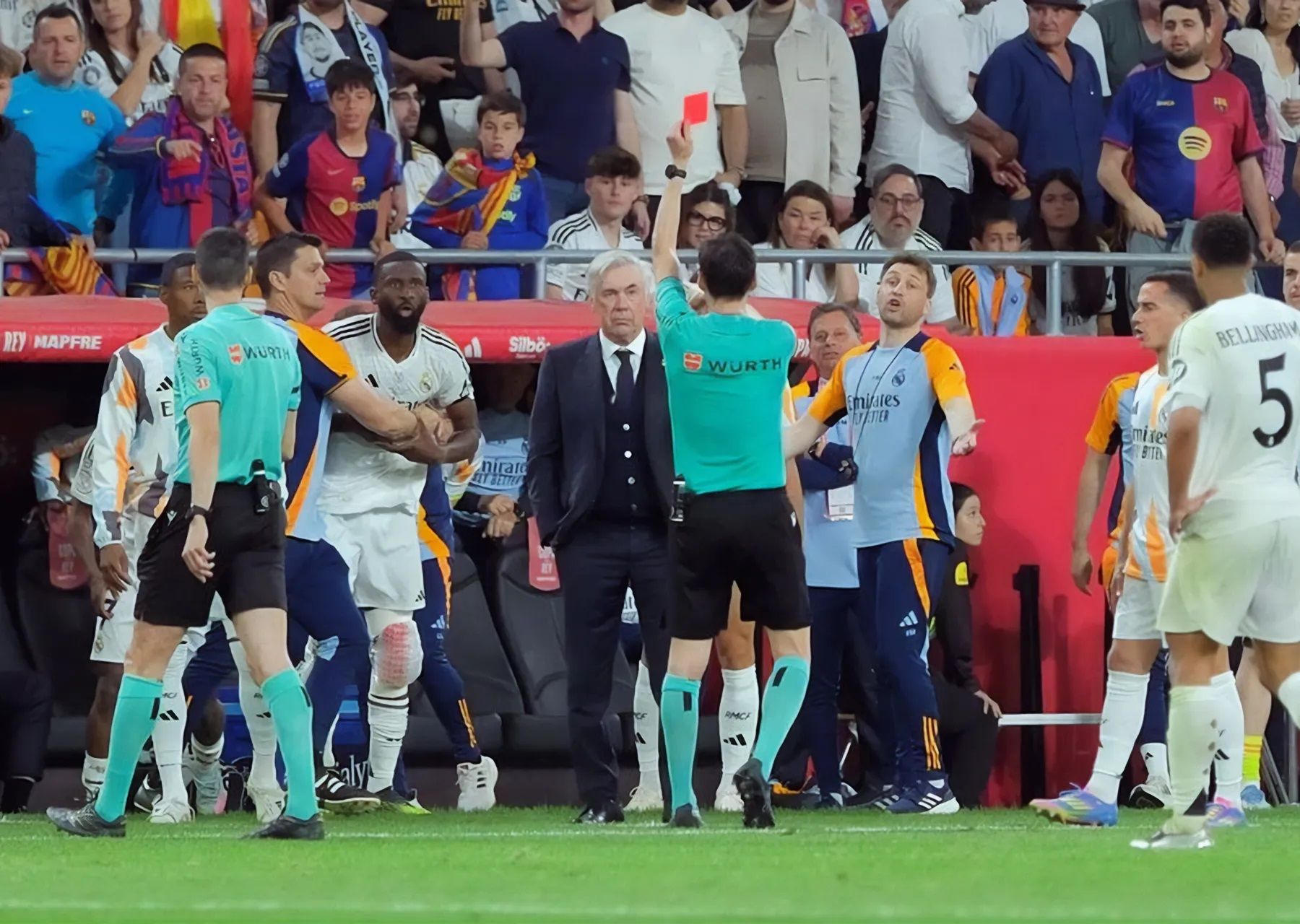 الامارات | الكشف عن عقوبات المطرودين الثلاثة في "الكلاسيكو".. خبر سار لجمهور ريال مدريد